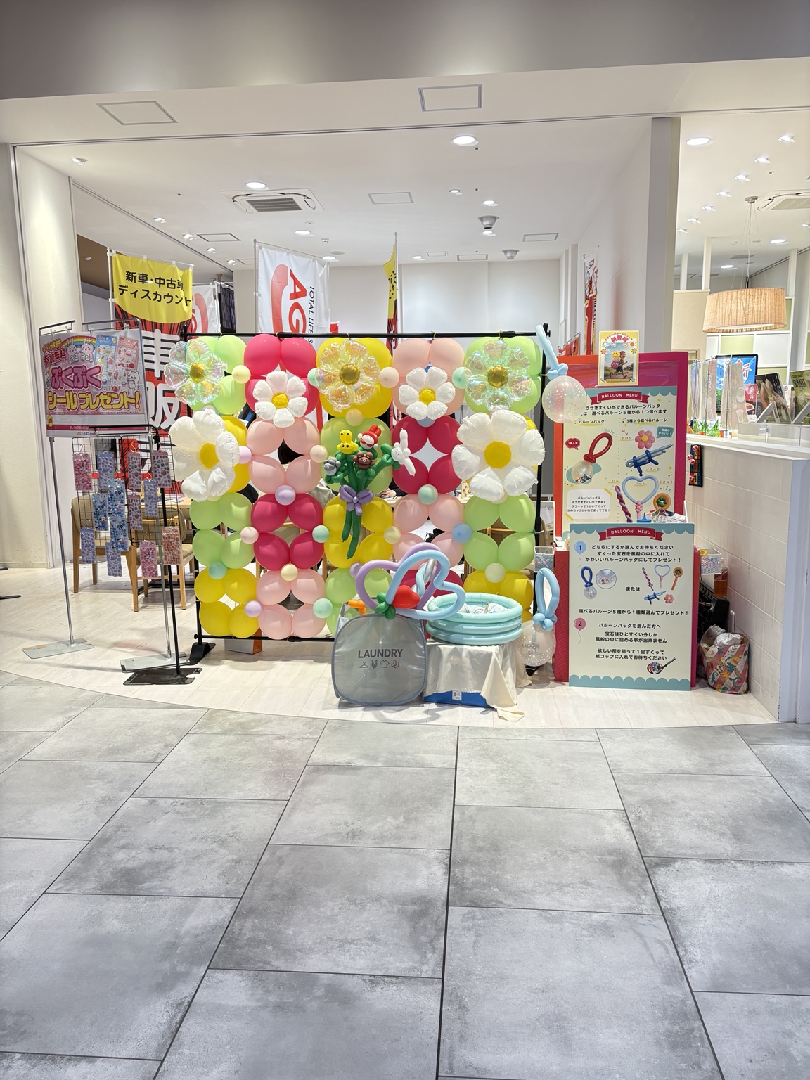 わたあめ販売ブースのディスプレイ